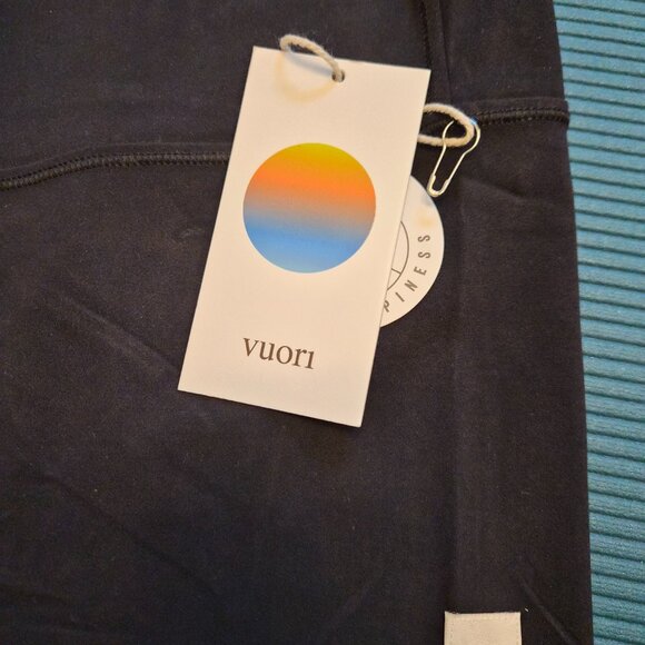 Vuori Black Yoga Leggings Size M - NWT - Picture 2 of 3